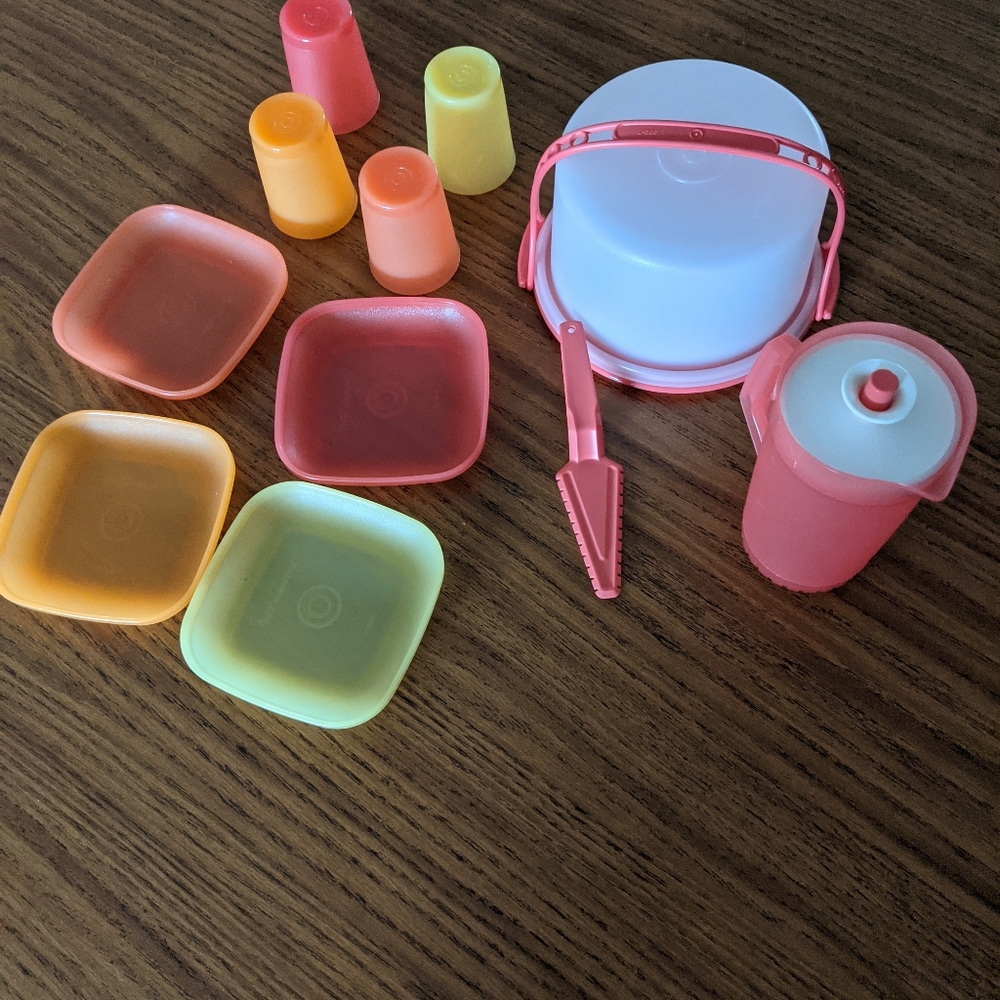 Tupperware Kids Party Set Brand New